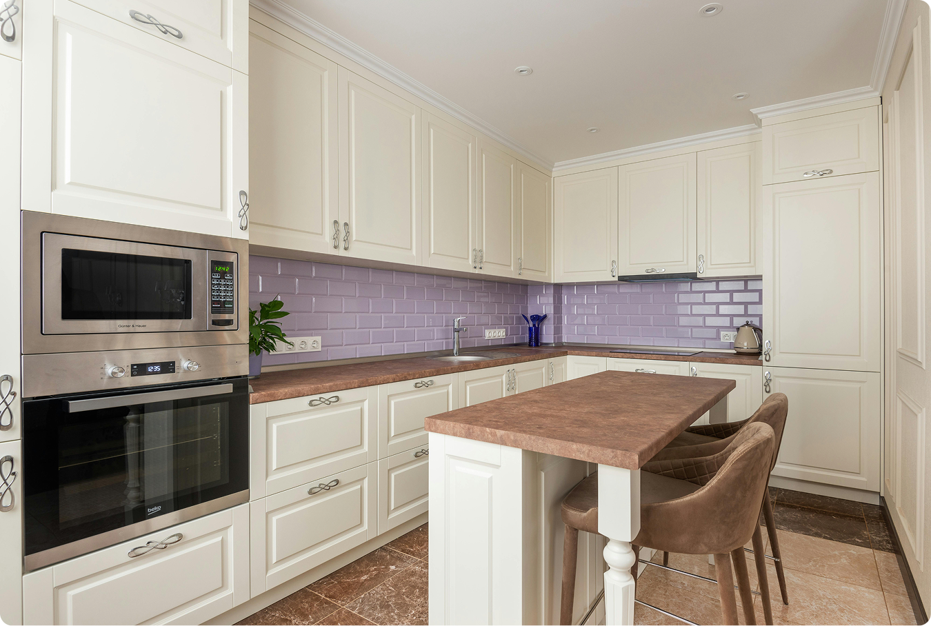 Cozy bedroom available for SwapSpace members